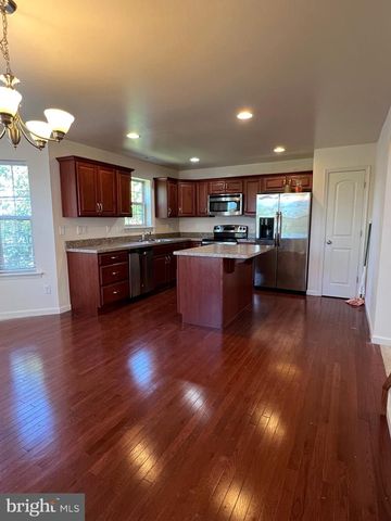 6426 CREEKBEND DR, Mechanicsburg, PA 17050