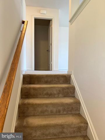 6426 CREEKBEND DR, Mechanicsburg, PA 17050