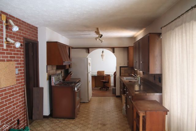 953 S Morristown Pike, Greenfield, IN 46140