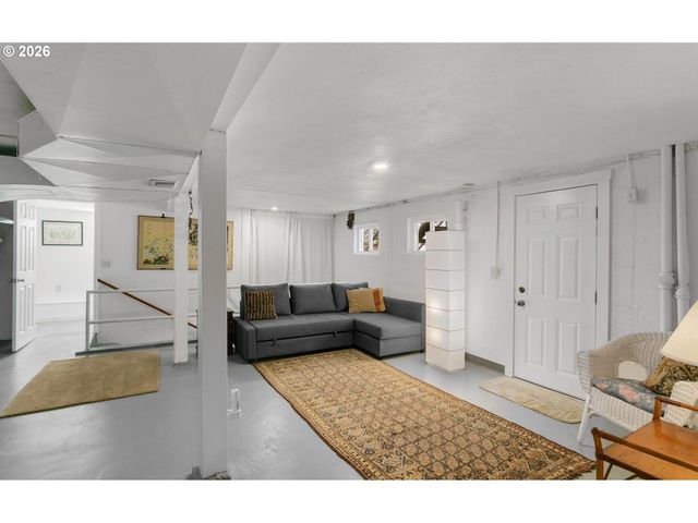 312 Ne 61ST Ave, Portland, OR 97213