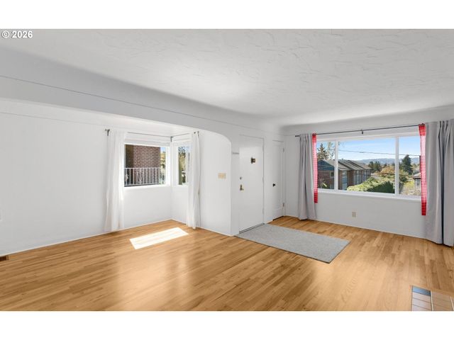 312 Ne 61ST Ave, Portland, OR 97213