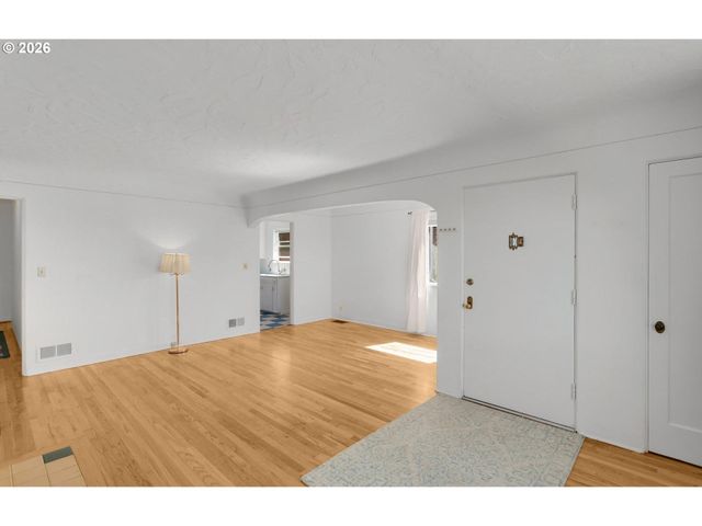 312 Ne 61ST Ave, Portland, OR 97213