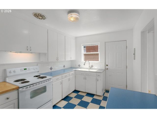 312 Ne 61ST Ave, Portland, OR 97213