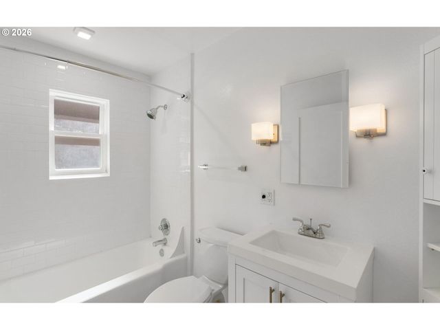 312 Ne 61ST Ave, Portland, OR 97213