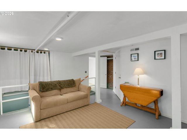 312 Ne 61ST Ave, Portland, OR 97213