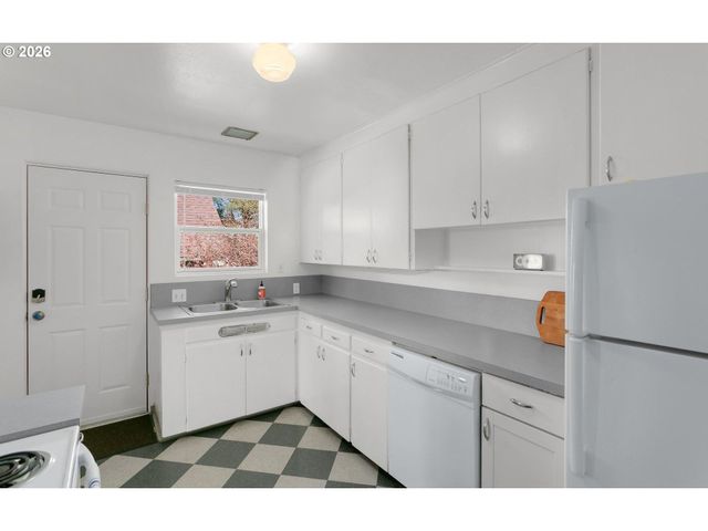 312 Ne 61ST Ave, Portland, OR 97213