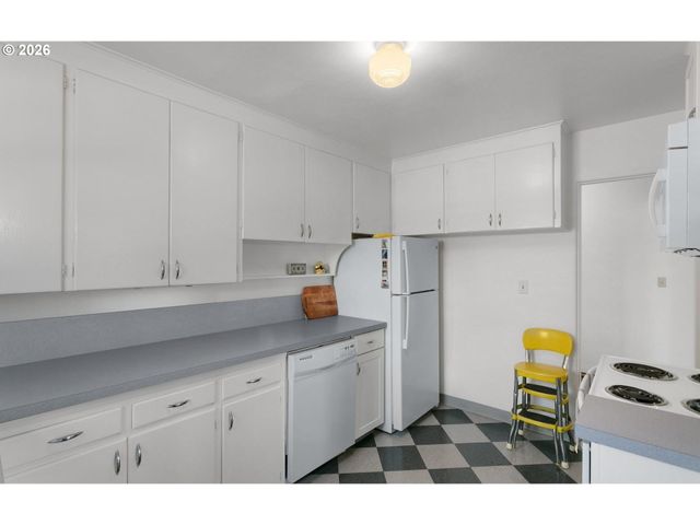 312 Ne 61ST Ave, Portland, OR 97213