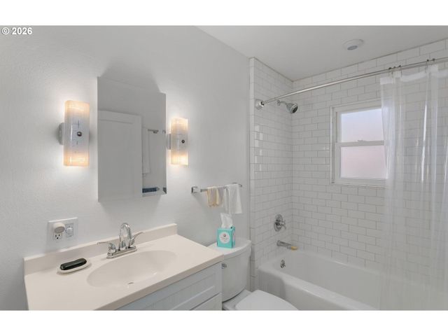 312 Ne 61ST Ave, Portland, OR 97213