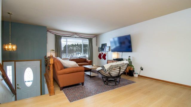 1012 W CAMPUS DRIVE, Wausau, WI 54401