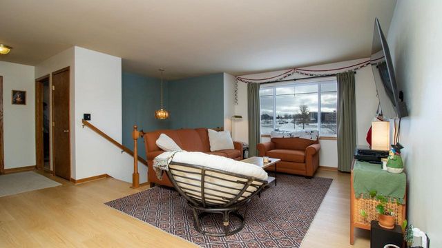 1012 W CAMPUS DRIVE, Wausau, WI 54401