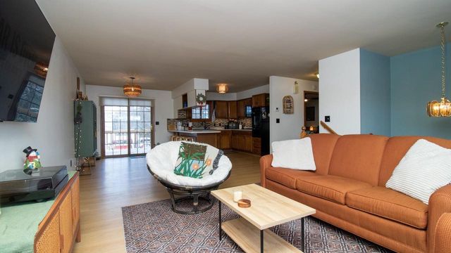 1012 W CAMPUS DRIVE, Wausau, WI 54401