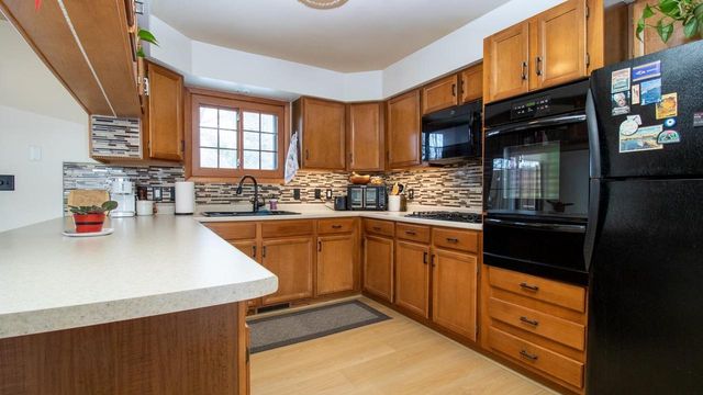 1012 W CAMPUS DRIVE, Wausau, WI 54401