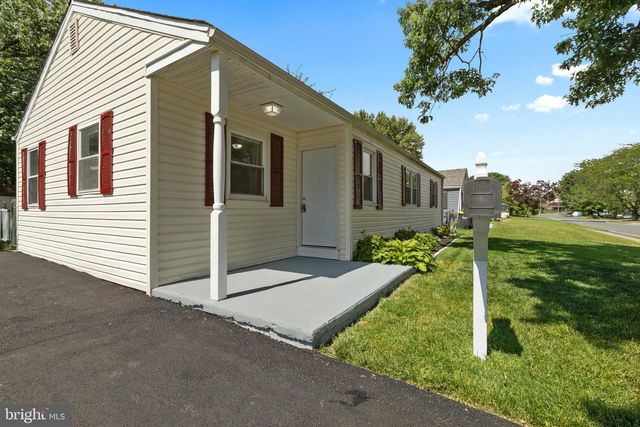 121 ROBINSON, New Castle, DE 19720