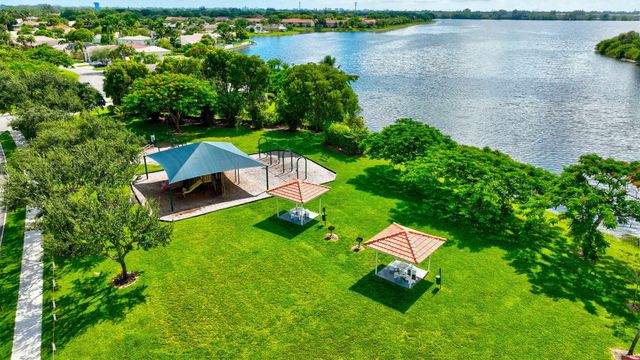 4706 SW 13th Street, Deerfield Beach, FL 33442