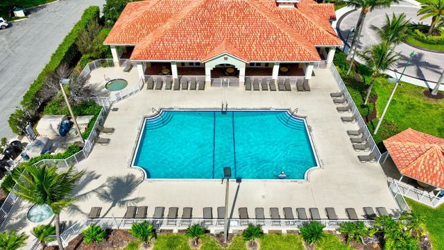 4706 SW 13th Street, Deerfield Beach, FL 33442