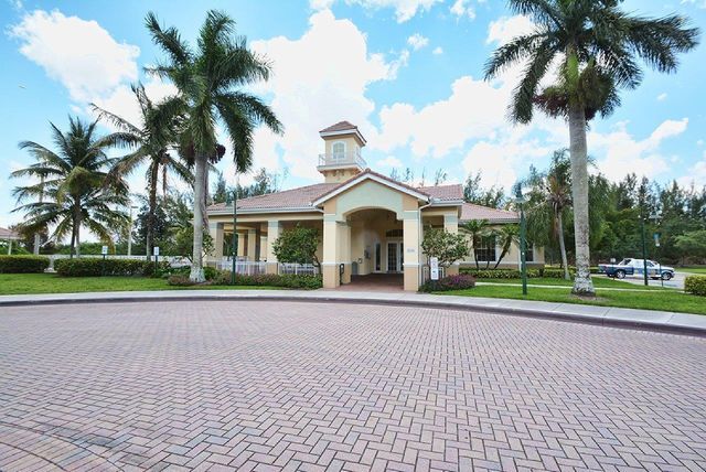 4706 SW 13th Street, Deerfield Beach, FL 33442