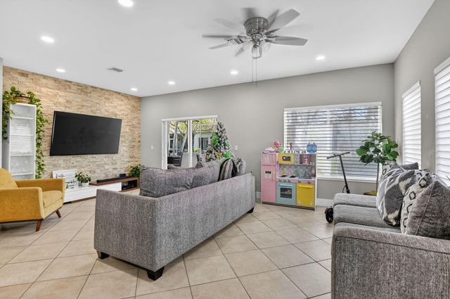 4706 SW 13th Street, Deerfield Beach, FL 33442