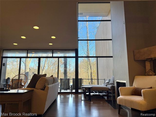 32696 Ravine Drive, Franklin, MI 48025