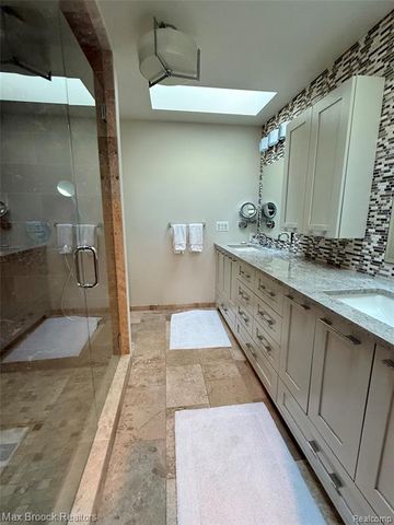 32696 Ravine Drive, Franklin, MI 48025