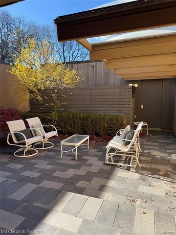 32696 Ravine Drive, Franklin, MI 48025