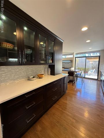 32696 Ravine Drive, Franklin, MI 48025