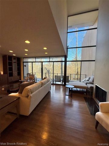 32696 Ravine Drive, Franklin, MI 48025