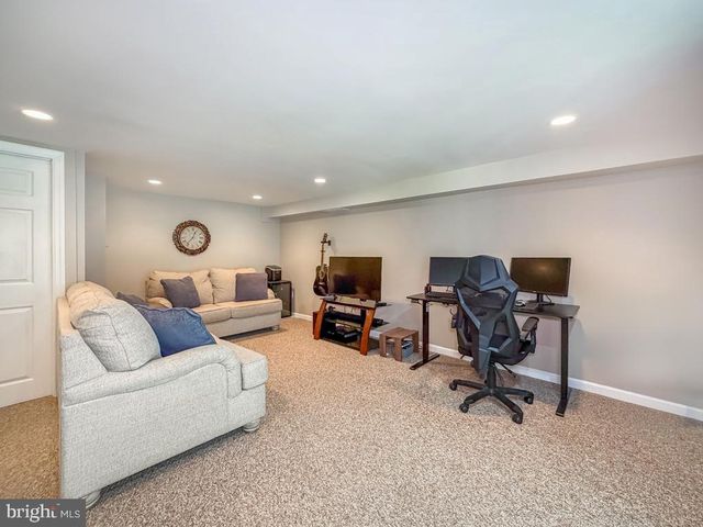 1338 ASCOT PL, Philadelphia, PA 19116