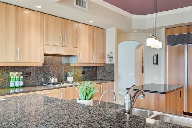 2747 Paradise Road 2201, Las Vegas, NV 89109