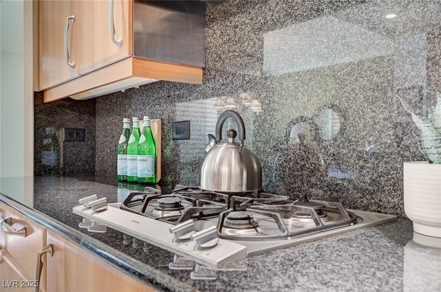 2747 Paradise Road 2201, Las Vegas, NV 89109