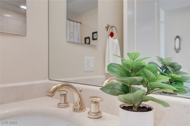 2747 Paradise Road 2201, Las Vegas, NV 89109