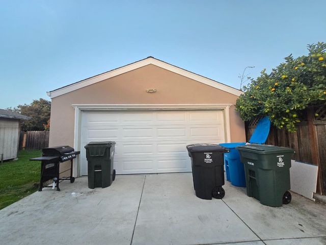 11 Lindbergh Street, San Mateo, CA 94401