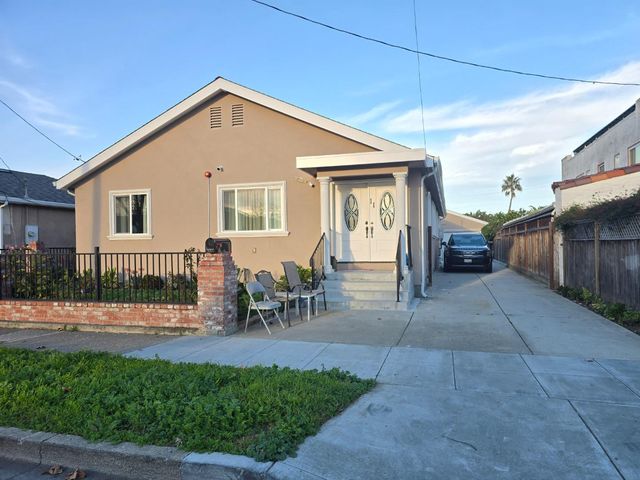 11 Lindbergh Street, San Mateo, CA 94401