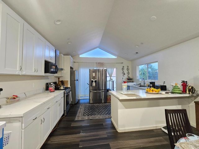 11 Lindbergh Street, San Mateo, CA 94401