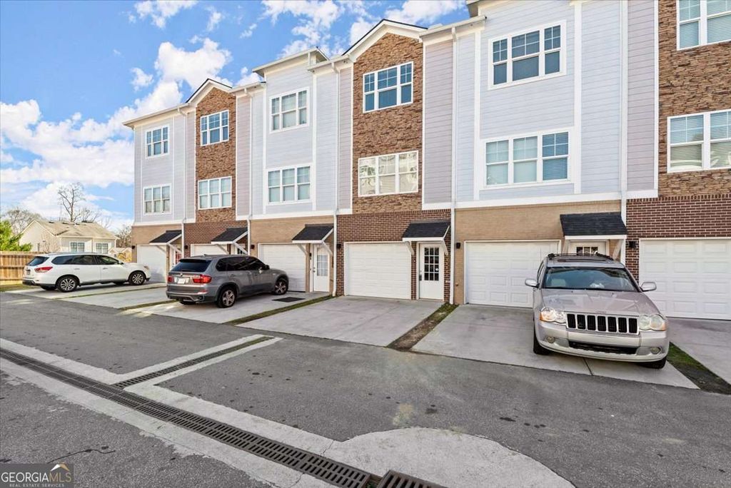 2017 Ocean Drive, Atlanta, GA 30318