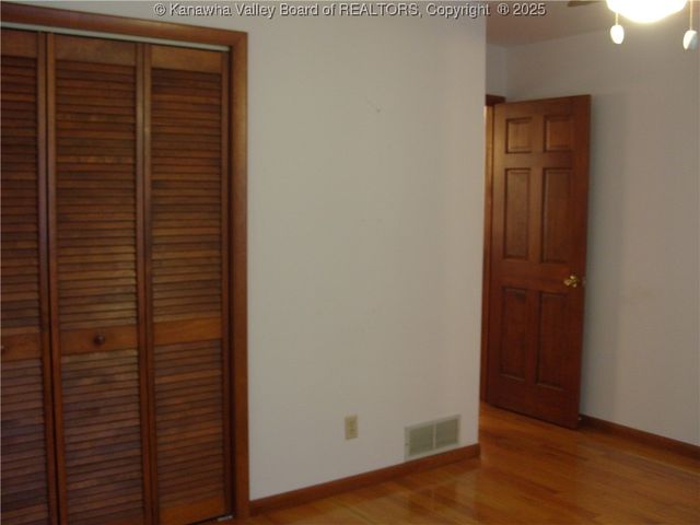 717 4th Avenue, Montgomery, WV 25136