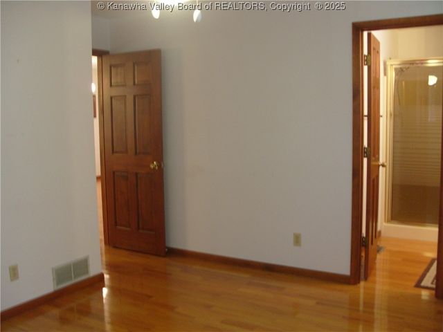 717 4th Avenue, Montgomery, WV 25136