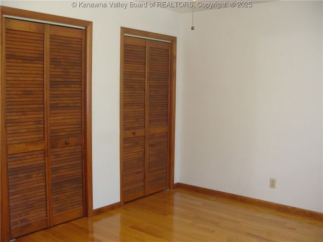 717 4th Avenue, Montgomery, WV 25136