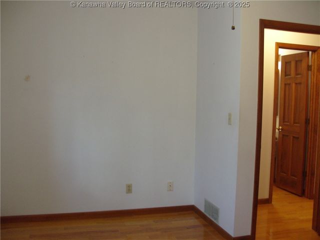 717 4th Avenue, Montgomery, WV 25136