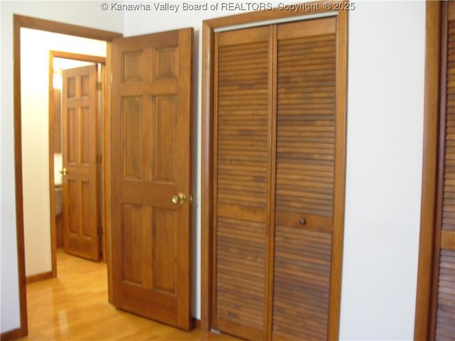 717 4th Avenue, Montgomery, WV 25136