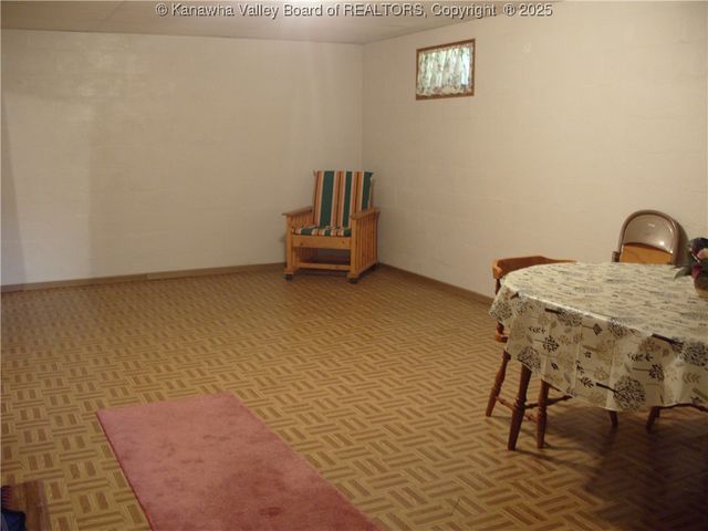 717 4th Avenue, Montgomery, WV 25136