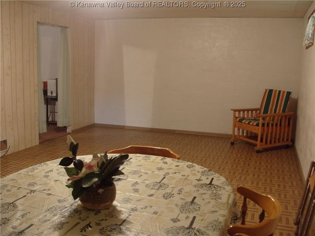 717 4th Avenue, Montgomery, WV 25136