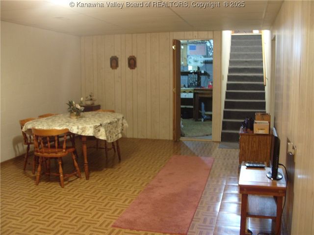 717 4th Avenue, Montgomery, WV 25136