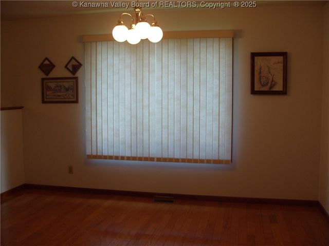 717 4th Avenue, Montgomery, WV 25136