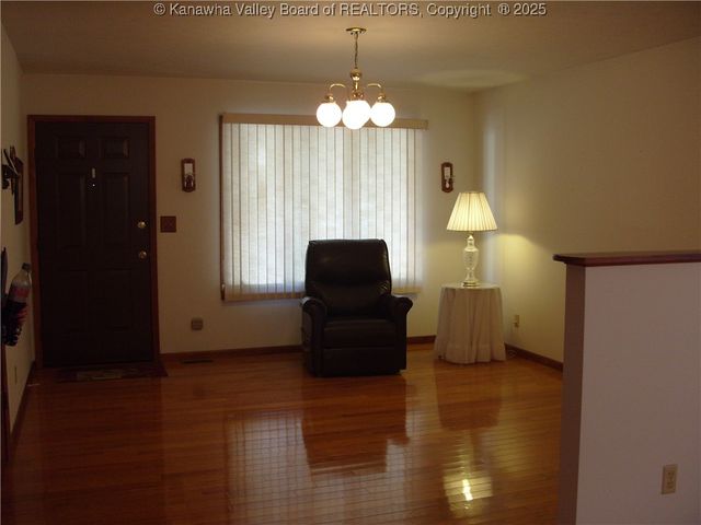 717 4th Avenue, Montgomery, WV 25136