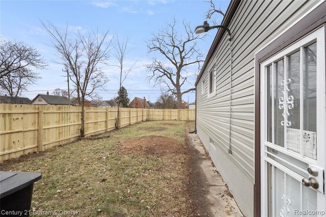 9901 Yellowstone Street, Detroit, MI 48204