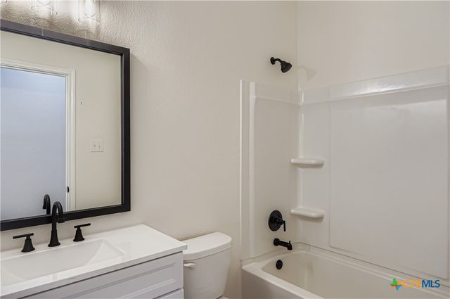184 Palm Drive, Buda, TX 78610