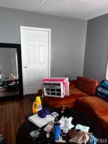 542 10th Street, Niagara Falls, NY 14301
