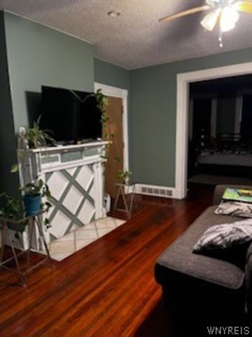 542 10th Street, Niagara Falls, NY 14301