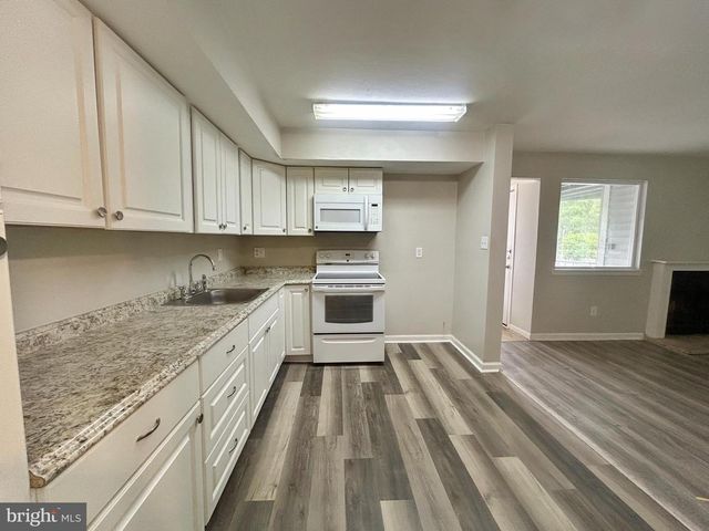 701 ABBEY CT, Sicklerville, NJ 08081