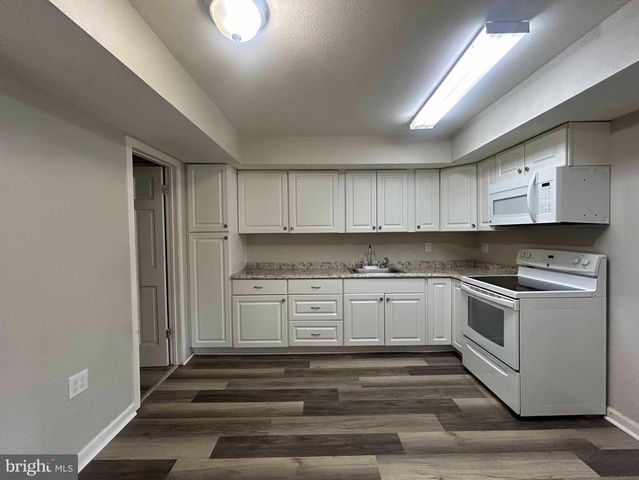 701 ABBEY CT, Sicklerville, NJ 08081